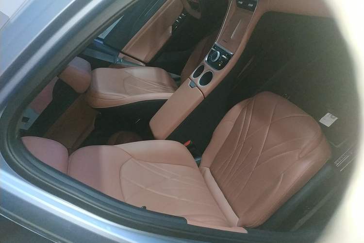 Used Geely Galaxy L6 2025 EM-i 140km Starship Edition