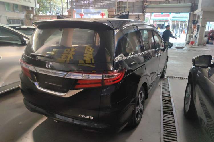 Used Honda Odyssey 2015 Revised 2.4L Luxury Edition