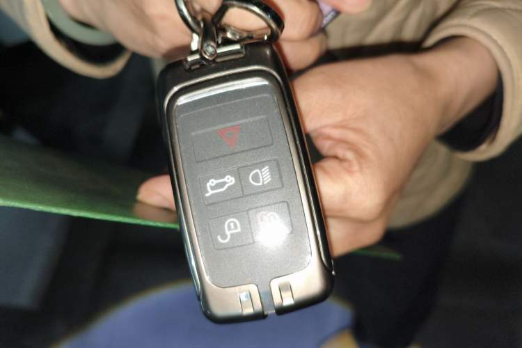 Used Jaguar F-PACE 2021 250 PS R-Dynamic SE
