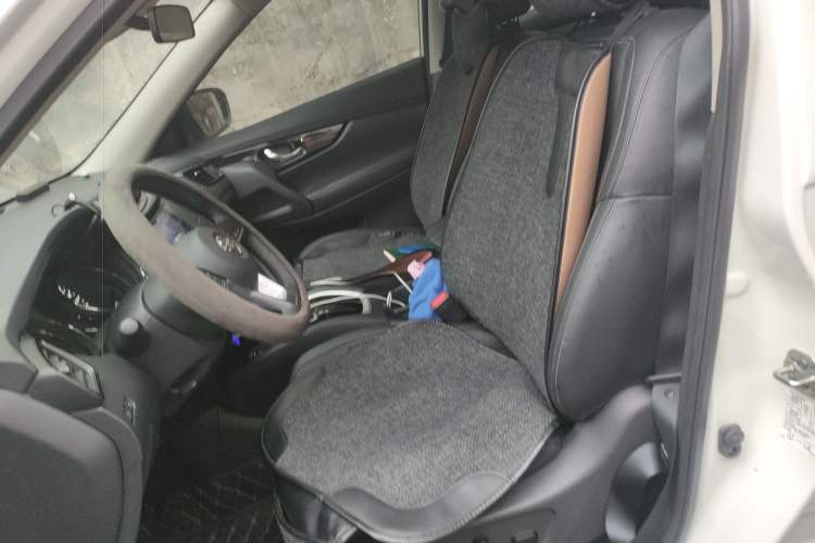 Used Nissan X-Trail 2023 Classic 2.0L Two-Wheel Drive Smart Connect Premium Edition Left Front Seat