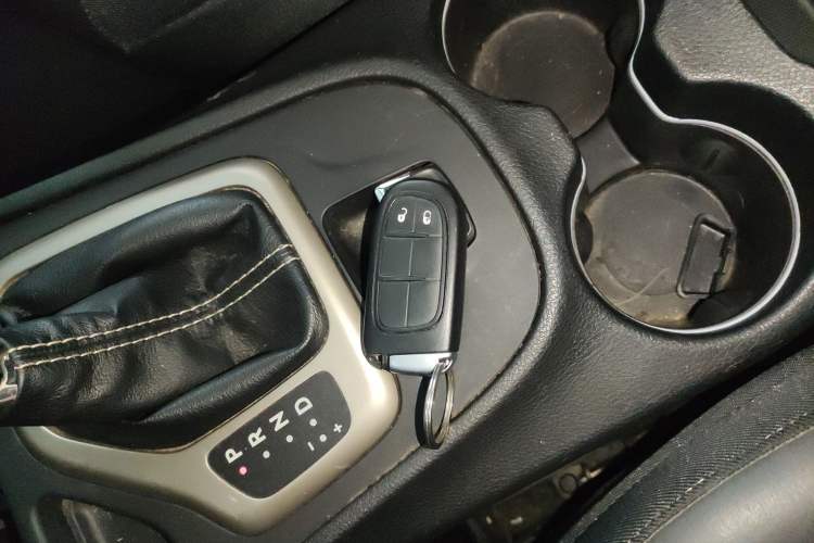 Used Jeep Cherokee 2016 2.0L Superior Edition