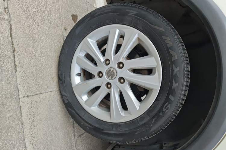 Used Suzuki SX4 2013 1.6L Manual CoolRide Model Right Rear Wheel Hub