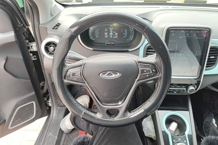 Used Chery QQ Little Ant 2021 150 000 Yuan "Ant Fan" Edition New Ant Cool Version Lithium-Ion Battery Steering Wheel
