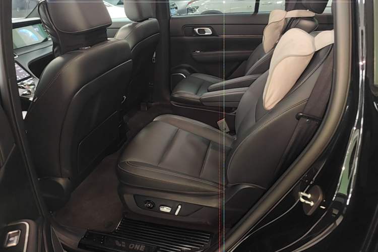 Used Li Auto ONE 2021 Extended-Range 6-Seater Version Left Rear Seat
