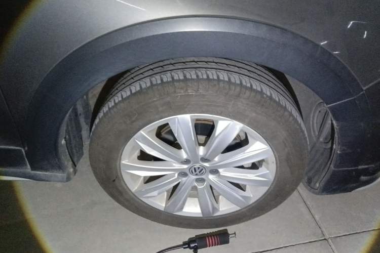 Used Volkswagen C-TREK 2018 1.5L Automatic Fashion Model Right Front Wheel Hub