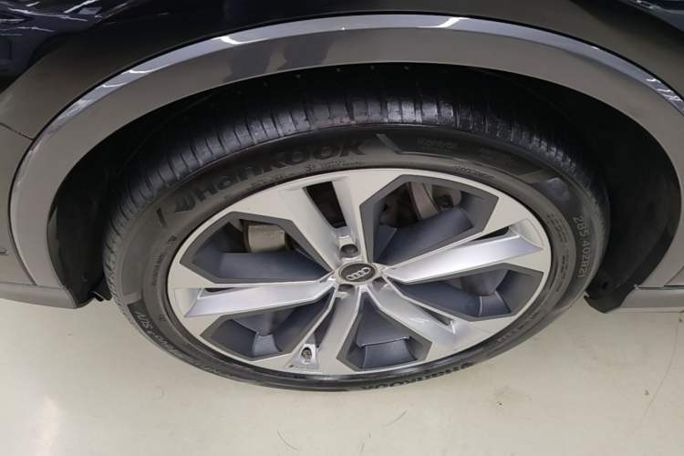 Used Audi Q7 2020 55 TFSI quattro S line sports model
