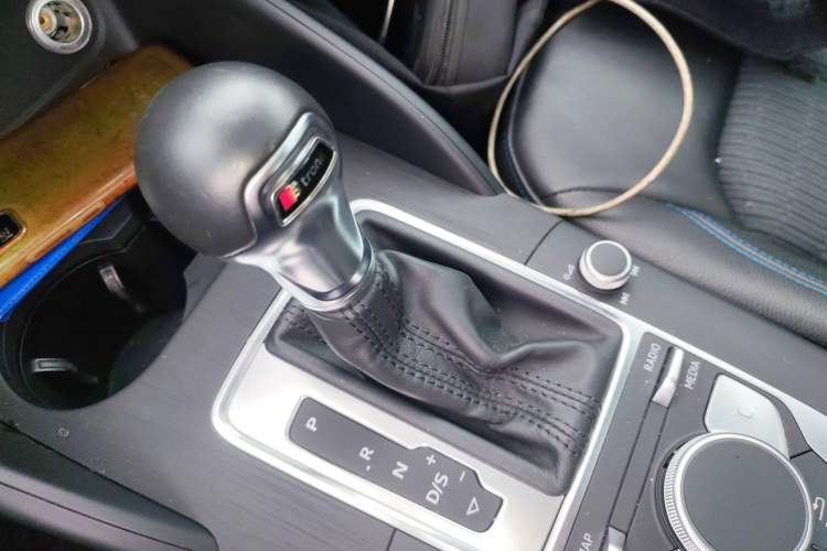 Used Audi A3 2018 30th Anniversary Edition Sportback 35 TFSI Fashion Model Gear Lever