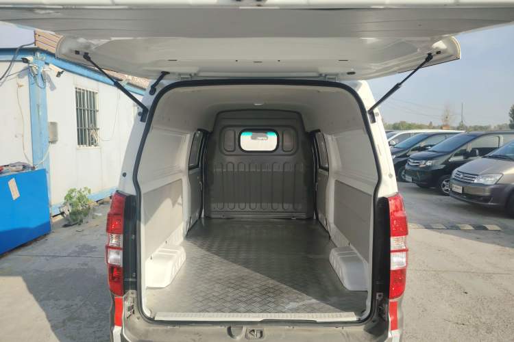 Used Jinbei New Hiace S 2023 1.5L Wealth Edition Van 2/5-Seater Non-Air-Conditioned Version SWC15M