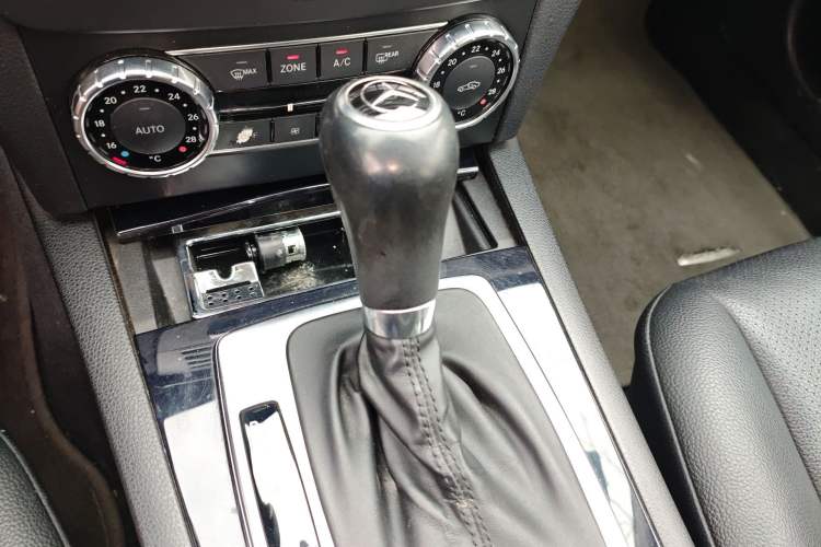 Used Mercedes-Benz C-Class 2011 C 180K Classic model
