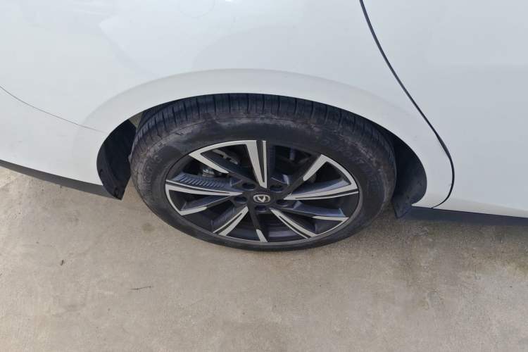 Used CHANGAN Eado DD 2023 Blue Whale NE 1.5T GDI DCT Navigation Model Right Rear Wheel Hub