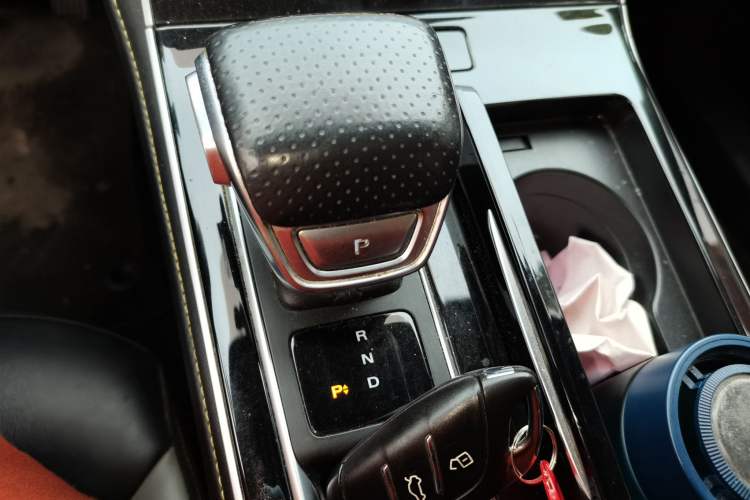 Used Roewe i6 MAX New Energy 2020 1.5T PHEV Cool & Stylish Skyroof Edition Gear Lever