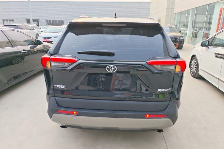 Used Toyota RAV4 2023 2.0L CVT Two-Wheel Drive Fashion Plus Edition