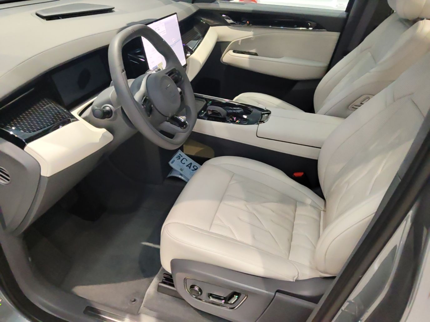 Zeekr 009 2024 Six-Seat Executive Version 4WD 108 kWh — снимка 19