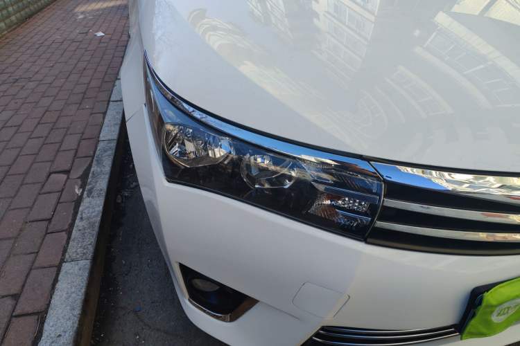 Used Toyota Corolla 2014 1.6L CVT GL Right Front Headlight