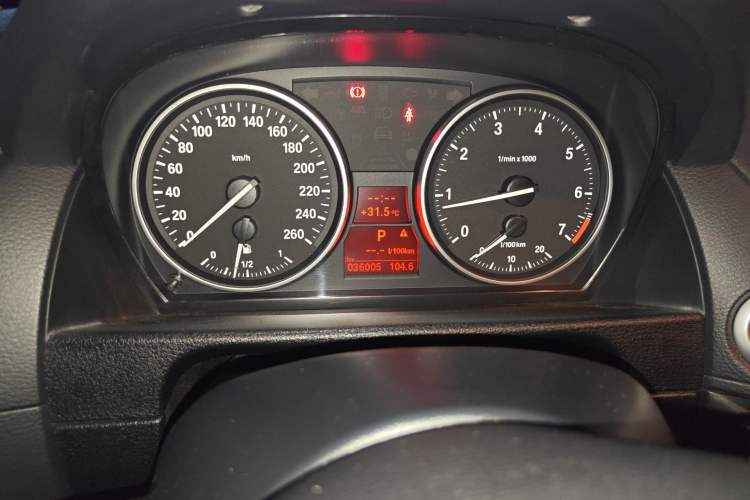 Used BMW X1 2013 sDrive18i Sport Design Package Odometer Close Up