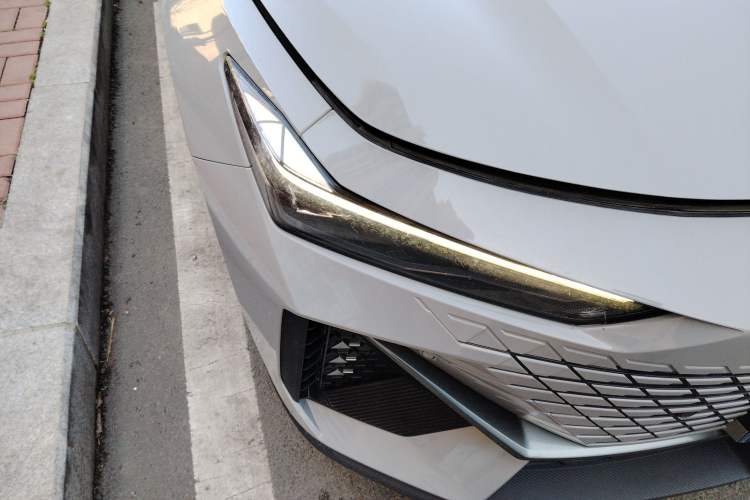 Used CHANGAN UNI-V 2022 1.5T Prestige Version Right Front Headlight