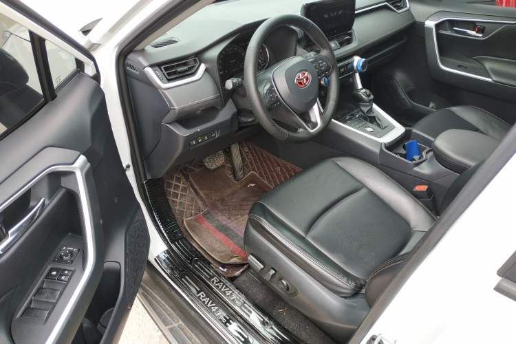 Used Toyota RAV4 2023 2.0L CVT 4x4 Adventure Edition
