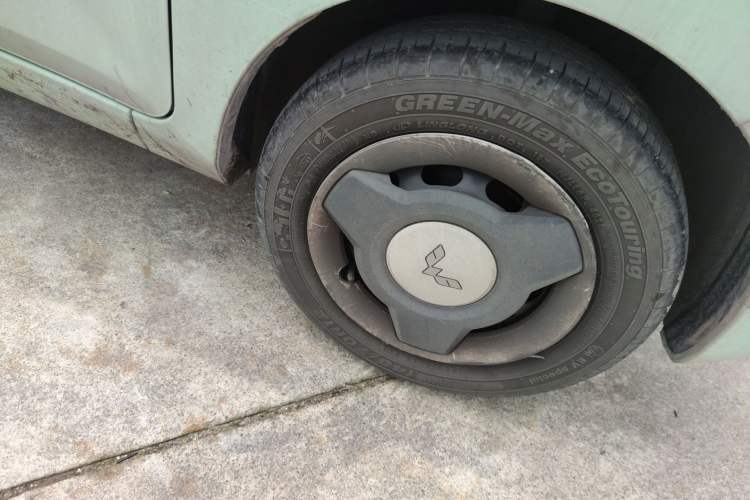 Used Wuling Hongguang MINIEV 2021 Macaron Premium Model – Lithium-NMC Right Front Wheel Hub