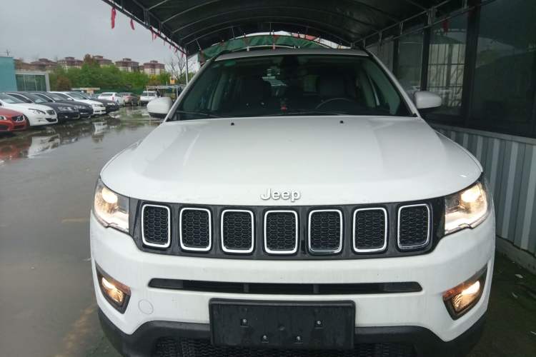 Used Jeep Compass 2017 200T Automatic Family Edition
