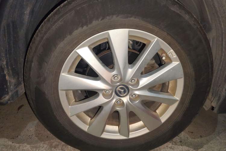 Used Mazda CX-5 2014 2.0L Automatic Two-Wheel Drive Urban Version Right Front Wheel Hub