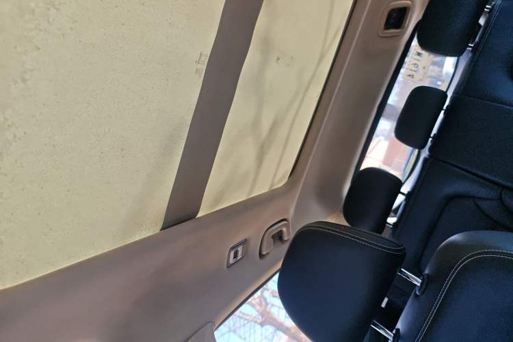 Used Geely Auto Emgrand X7 Sport 2018 1.8TD Automatic Two-Wheel Drive Zhiya Model Headliner