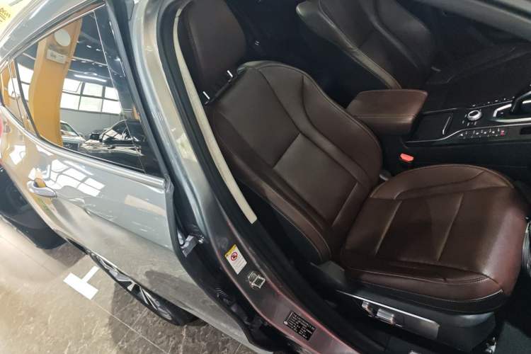 Used Wey VV6 2020 2.0T Two-Wheel Drive Smart Protection+