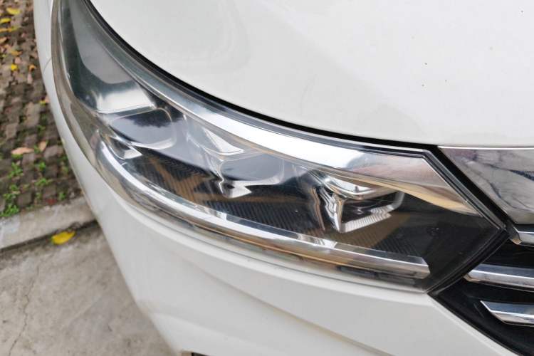 Used GAC Trumpchi GS4 2019 270T Automatic Two-Wheel Drive Luxury Smart Connectivity Model Right Front Headlight