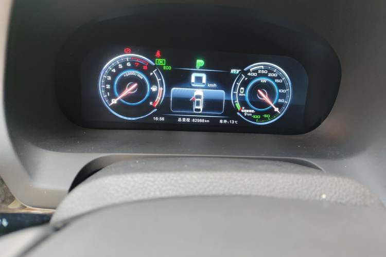 Used BYD Tang New Energy 2015 2.0T Four-Wheel-Drive Flagship Model Odometer Close Up