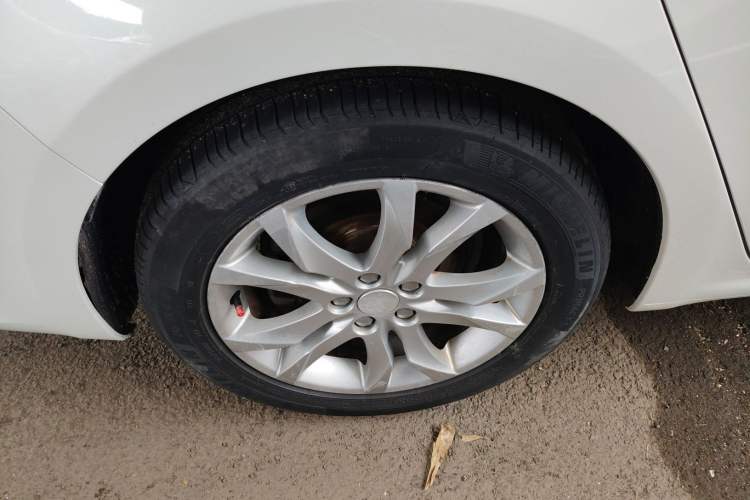 Used Peugeot 508 2015 1.6THP Automatic Prestige Edition Right Rear Wheel Hub