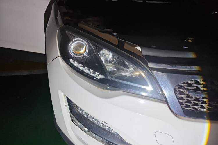 Used Zotye Domy X5 2015 1.5T CVT ZhiXian Model China IV Standard Right Front Headlight