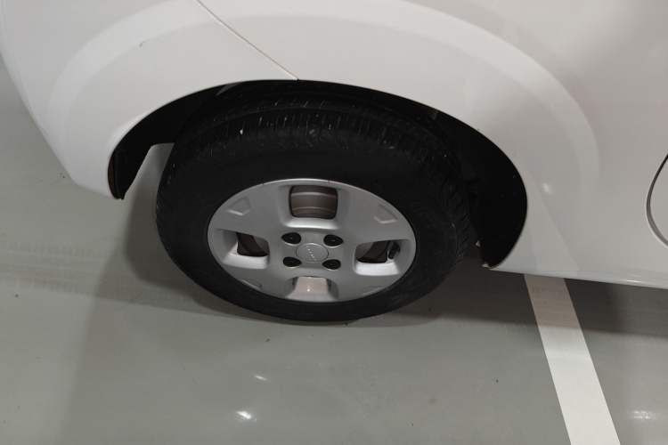 Used Roewe Clever 2021 302 km New Four-Seater Super-Efficient Version