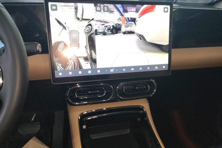 Used Leapmotor C11 2024 Pure Electric 580 LiDAR Edition Audio And AC Panel