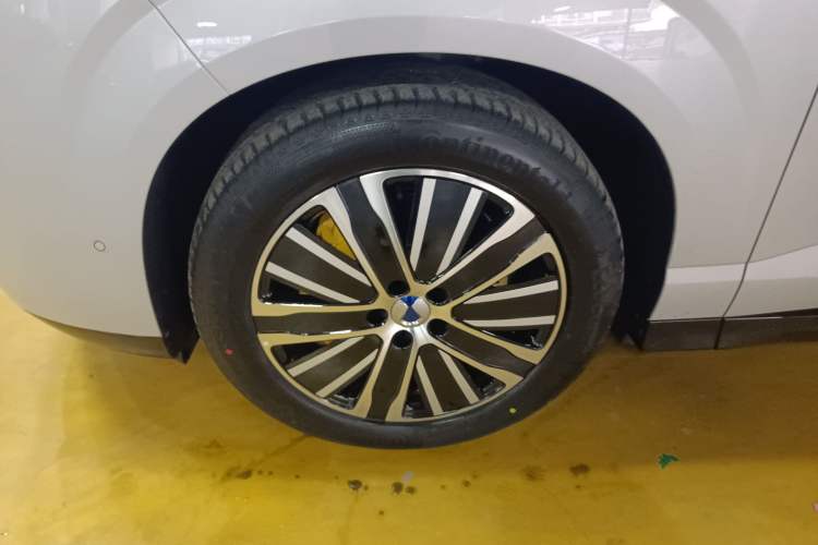 Used Denza N8L 2025 Model Zunrong Model Left Front Wheel Hub