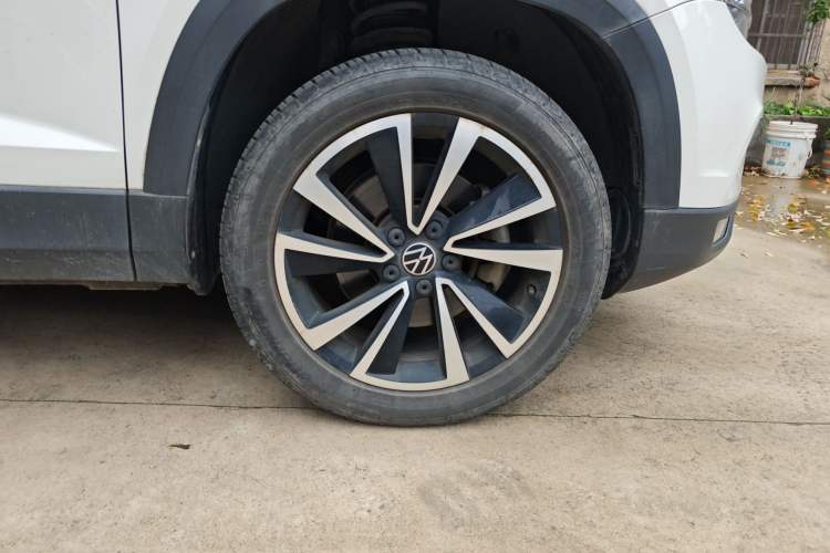 Used Volkswagen Tharu 2020 280TSI Two-Wheel Drive Luxury Plus Version China VI Standard Right Front Wheel Hub