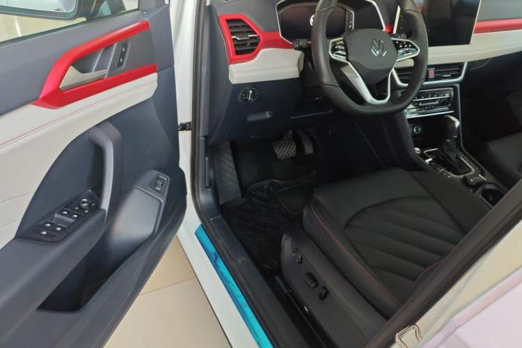 Used Volkswagen Tharu 2023 300TSI Two-Wheel-Drive Moon Luxury Edition
