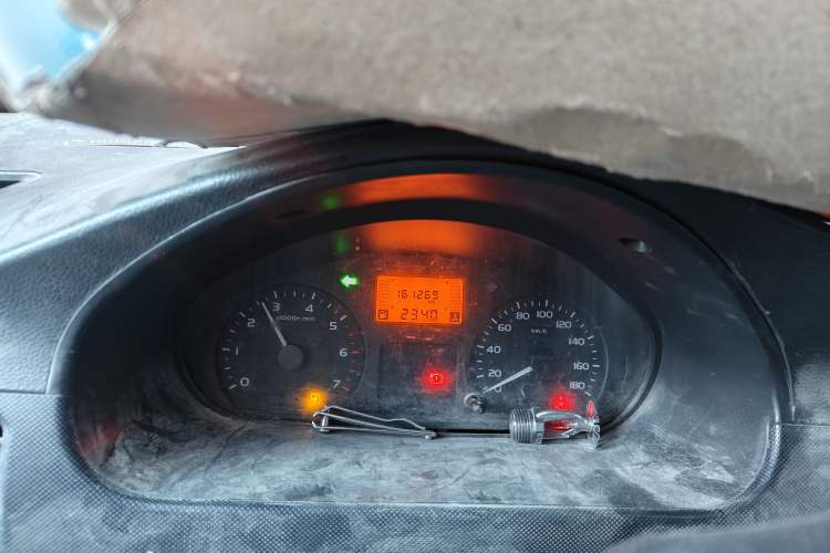 Used Wuling Rongguang 2011 1.2L Base Version
