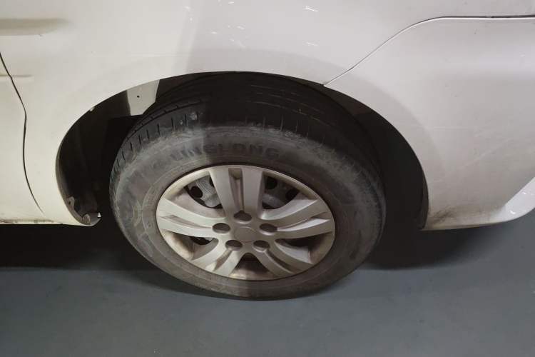 Used FORTHING Lingzhi 2023 M5L 1.6L Base Model 7 Seats