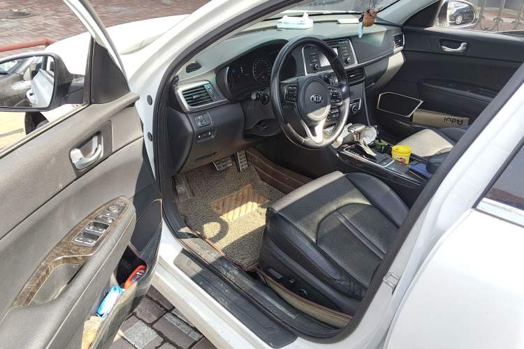 Used Kia K5 2016 2.0L Automatic LUX
