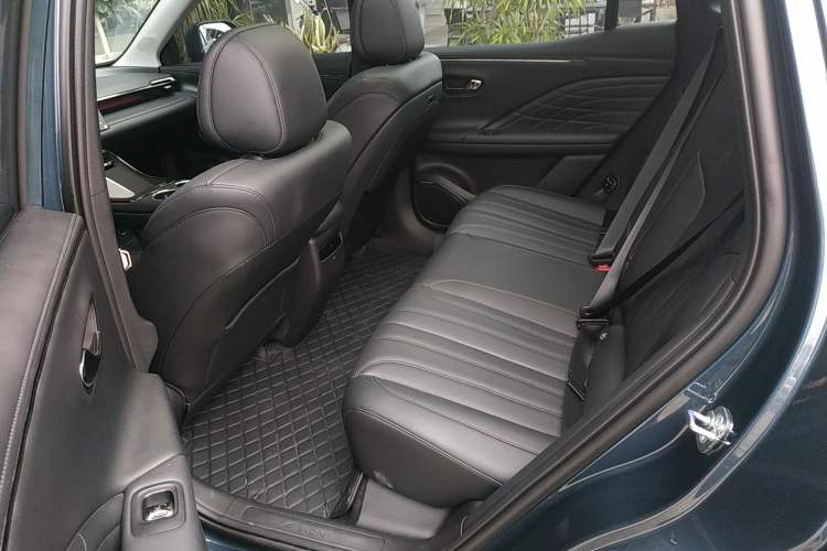 Used AION V 2024 Aion Tyrannosaurus 650 LiDAR Edition