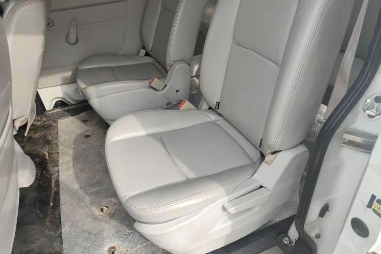 Used Jinbei New Hiace S 2018 1.6L Business Edition DLCG16 Left Rear Seat