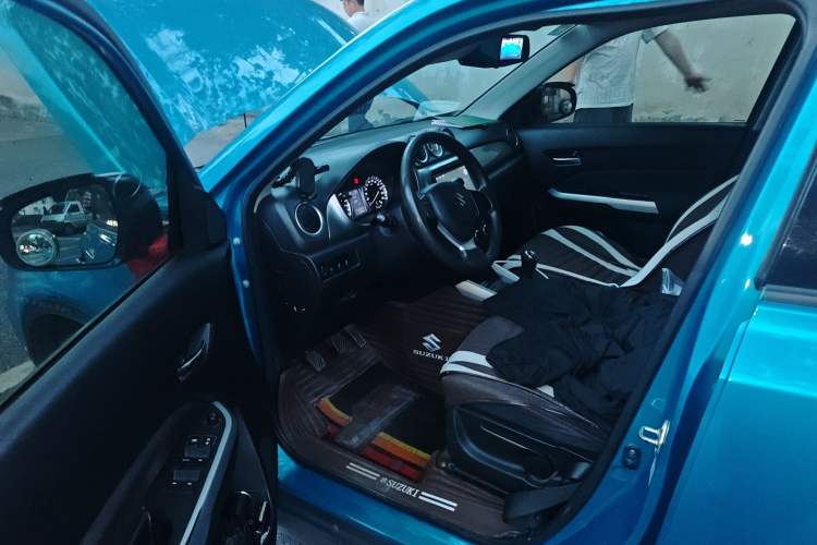 Used Suzuki Vitara 2016 1.6L Manual Two-Wheel Drive Entry-Level Trim Driver Seat