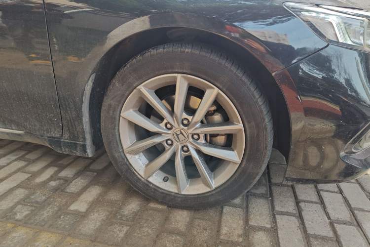 Used Honda Accord 2022 260TURBO Luxury Edition Right Front Wheel Hub