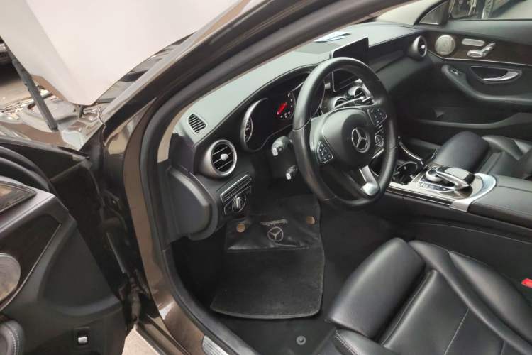 Used Mercedes-Benz C-Class 2015 C 200 L

