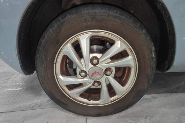 Used Wuling Hongguang MINIEV 2020 Freedom Version Lithium Iron Phosphate Left Front Wheel Hub