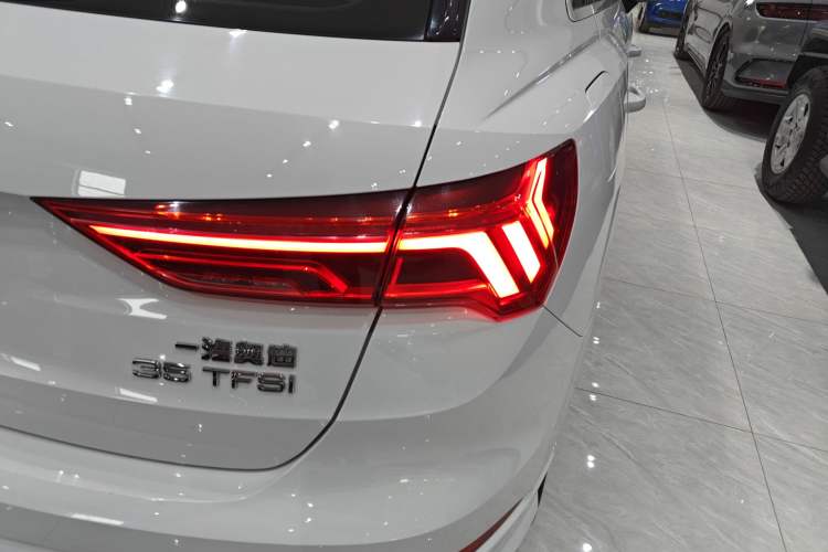 Used Audi Q3 2019 35 TFSI Fashion Dynamic Model