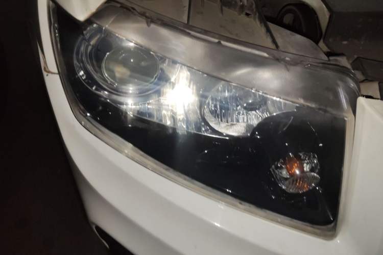 Used Jeep Compass 2015 2.0L two-wheel drive sport version
