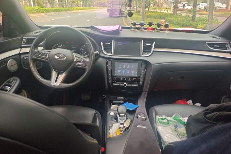 Used Infiniti QX50 2018 2.0T Four-Wheel Drive Flagship Edition Center Console