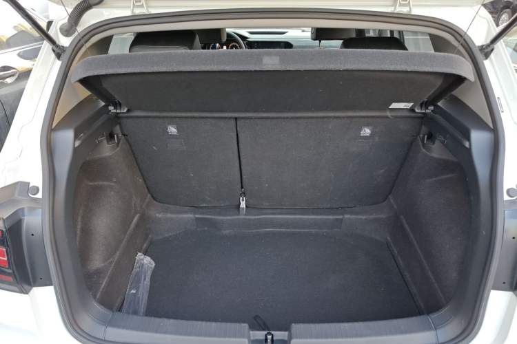 Used Volkswagen Tacqua 2020 1.5L Automatic Yue