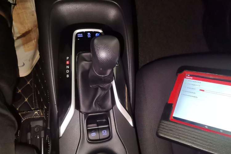 Used Toyota Corolla 2021 Dual-Engine 1.8L E-CVT Pioneer Edition
