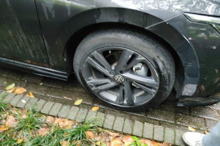 Used Volkswagen Golf 2021 280TSI DSG R-Line Right Front Wheel Hub